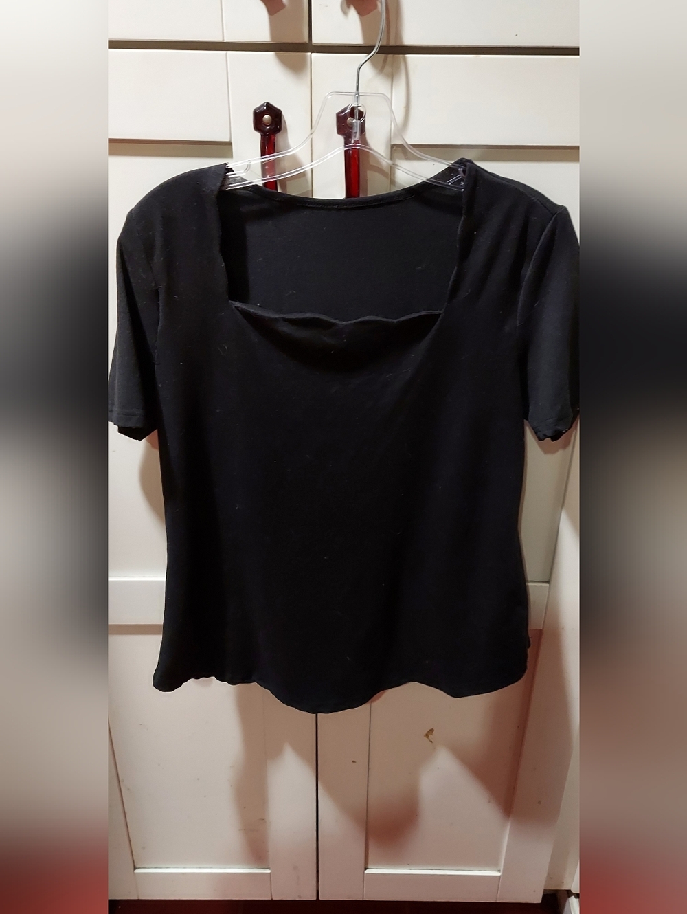 Black Women’s Short Sleeve Scoop Neck Top